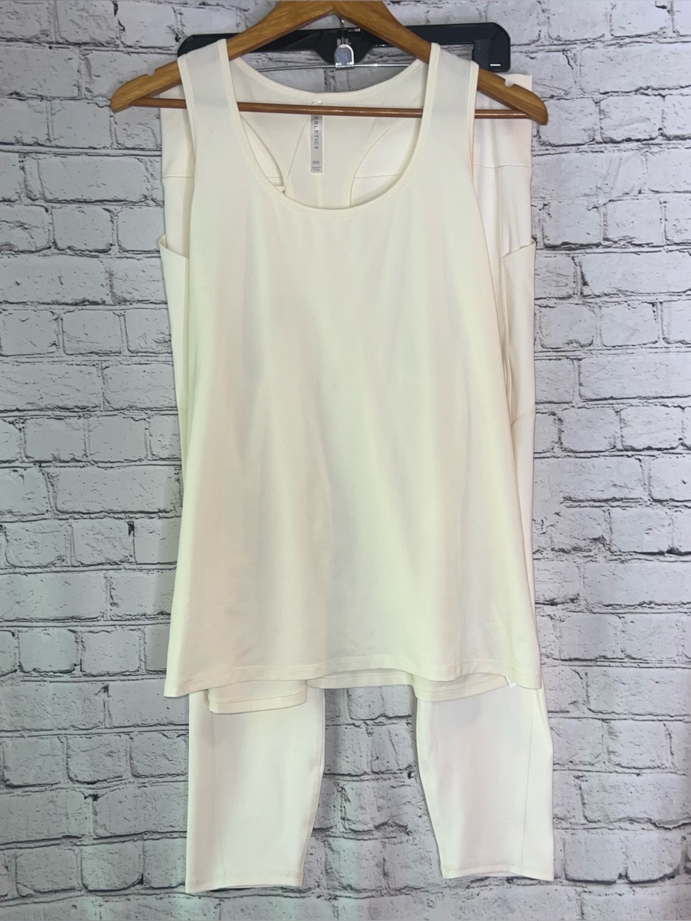 Fabletics NWT Pure Luxe Tank Top and Leggings Set Clean Girl Athletic Wear XXL